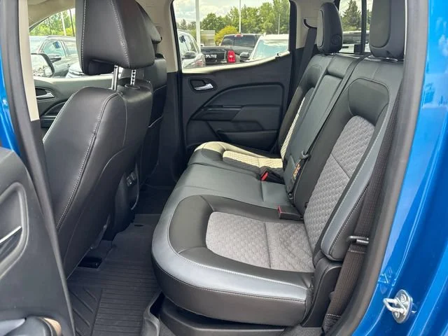Used 2022 Bright Blue Metallic Chevrolet Z71 image 30