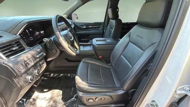 Used 2023 White GMC Denali image 18