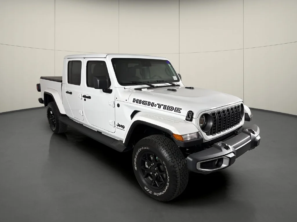 Used 2025 White Jeep High Tide image 2