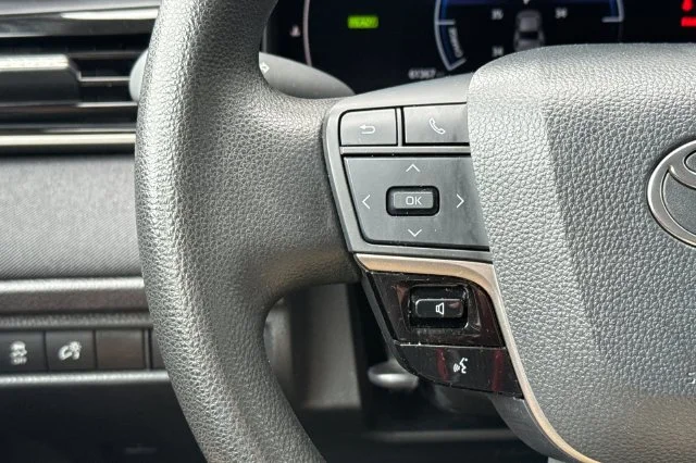 Certified Used 2025 White Toyota LE image 27