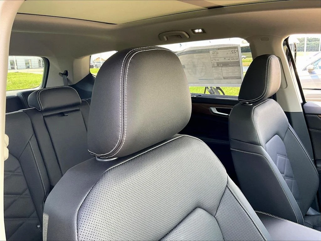 New 2026 Black Volkswagen SE w/Technology image 25