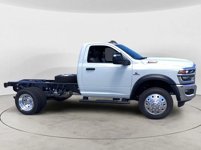 New 2026 Bright White Clearcoat Ram TRADESMAN CHASSIS REGULAR CAB 4X4 60