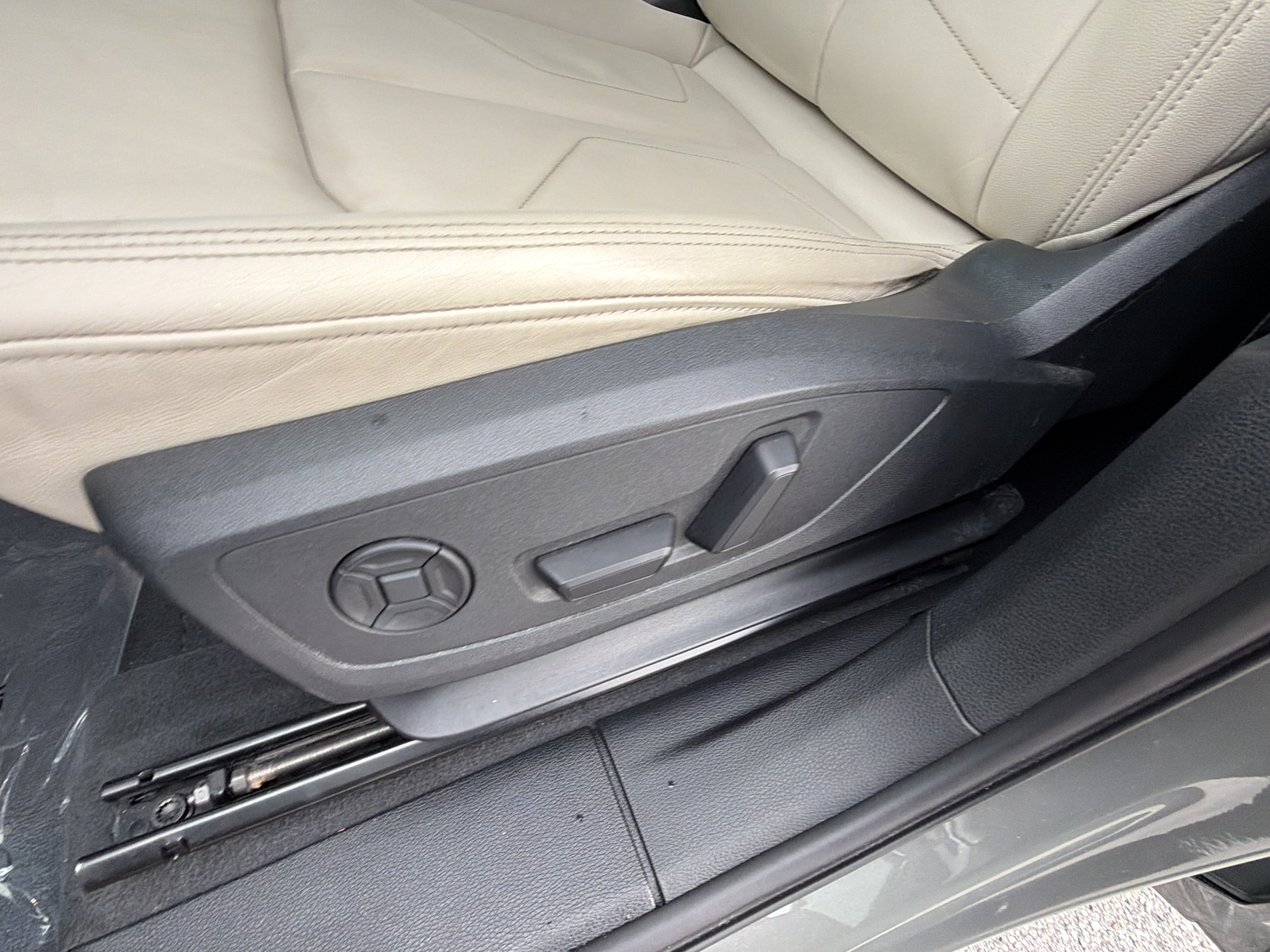 Used 2024  Audi Premium image 35