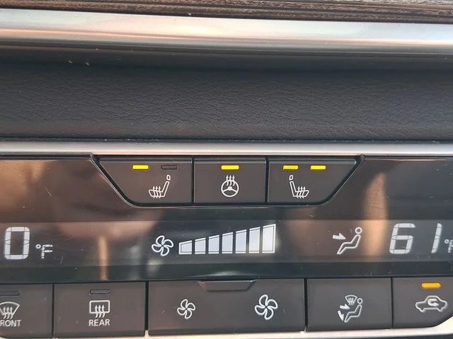 Used 2019 White Nissan 2.5 Platinum image 25