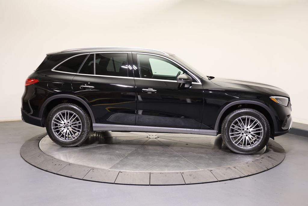 Used 2026 Black Mercedes-Benz GLC 300 image 8