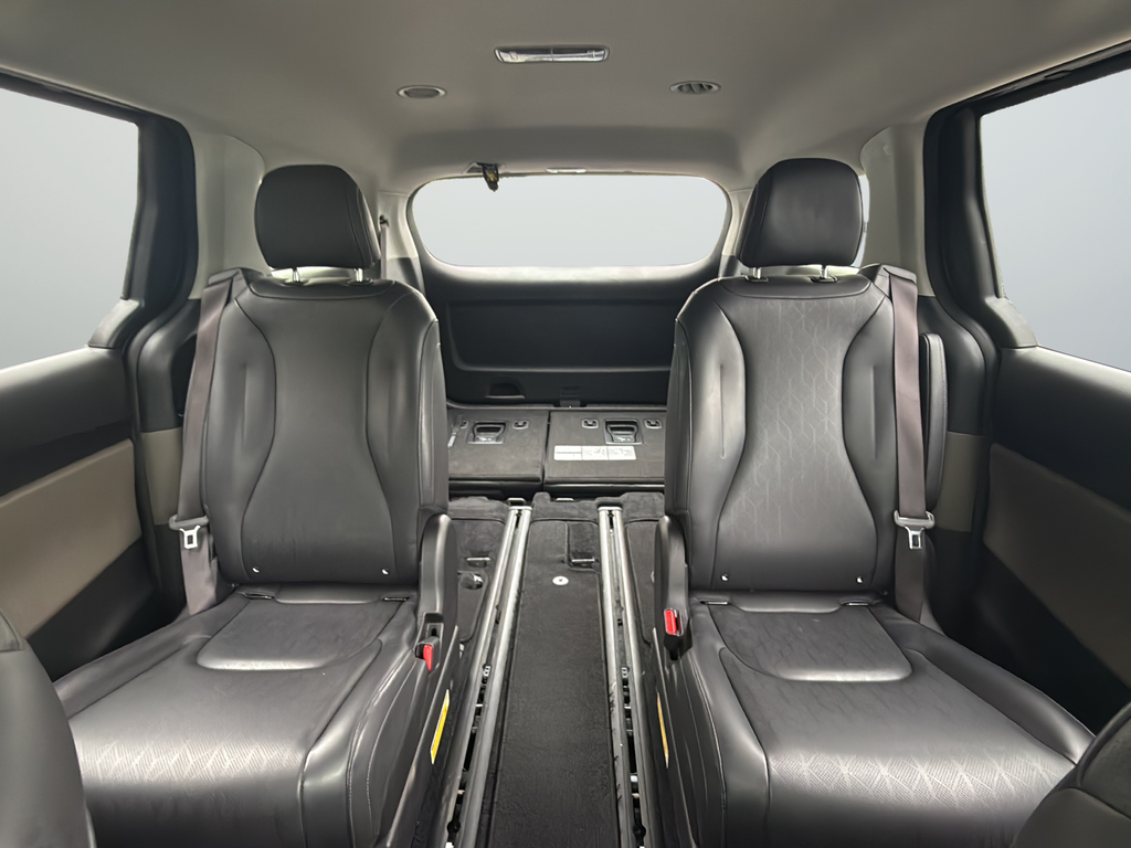 Used 2025 Blue Kia LXS image 29