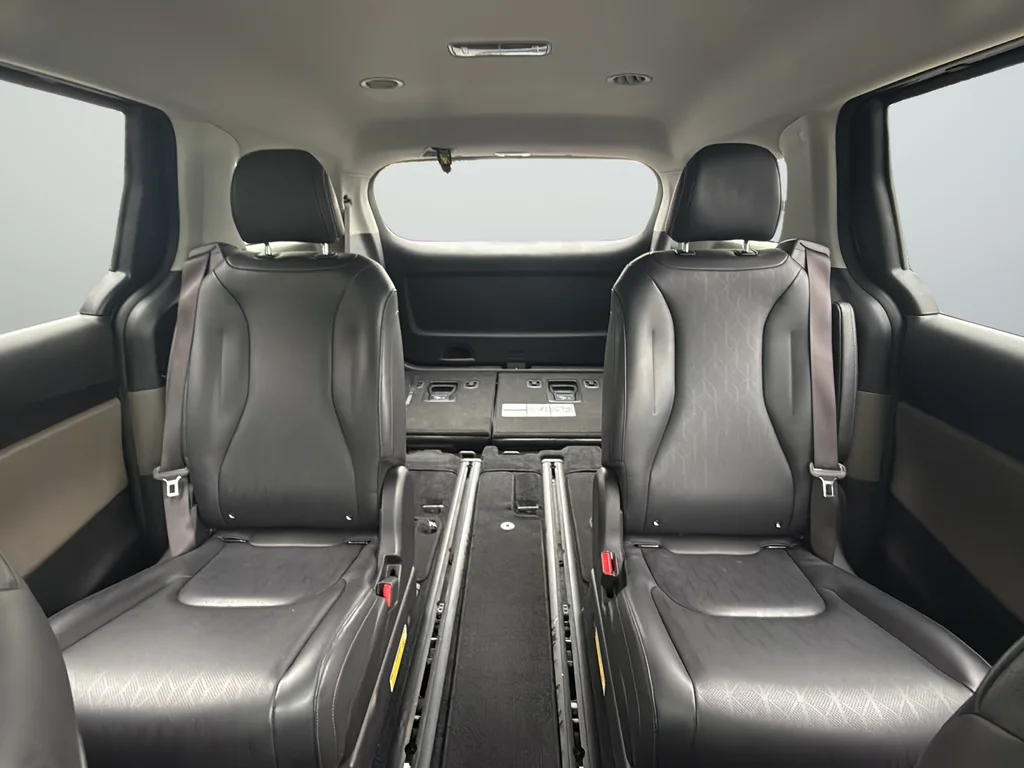 Used 2025 Blue Kia LXS image 29