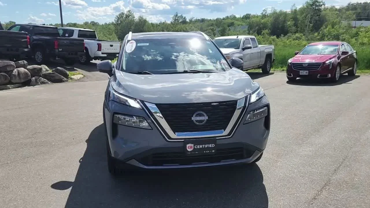Used 2023 Boulder Gray Pearl Nissan SL image 3