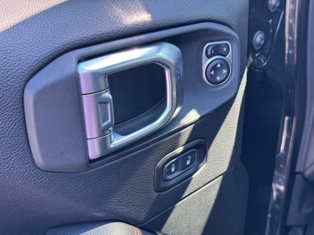 Used 2020 Black Jeep Rubicon image 13