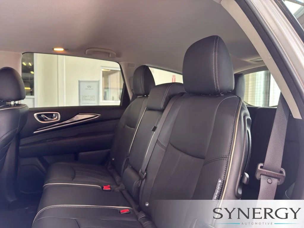 Used 2019 Liquid Platinum INFINITI LUXE image 29