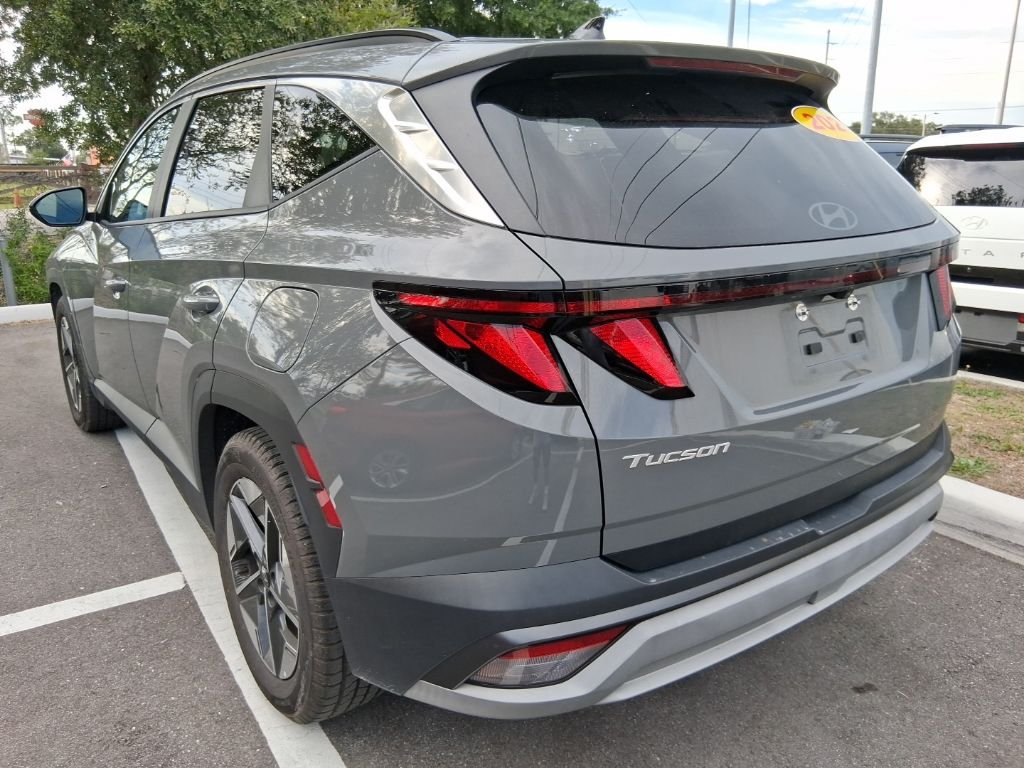 Used 2025 Gray Hyundai SEL image 5