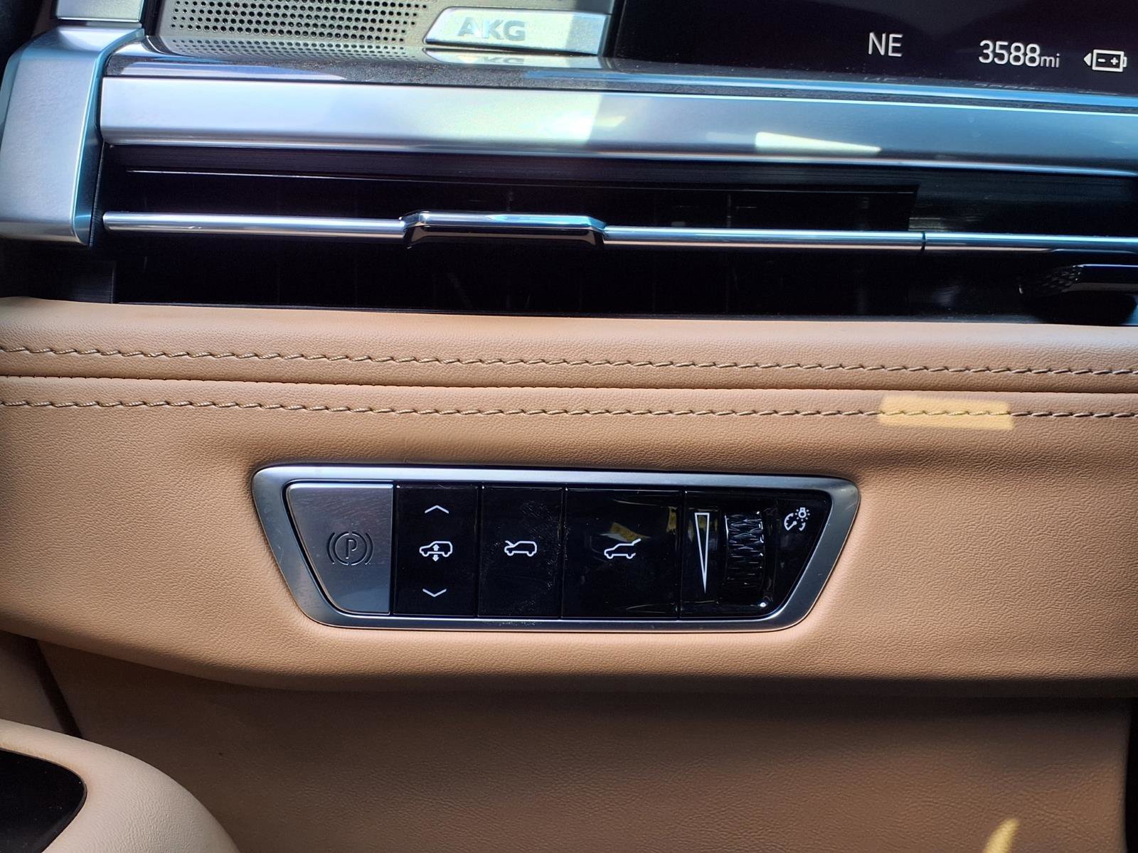 2025 Cadillac Escalade IQ Luxury 2 - Photo 25