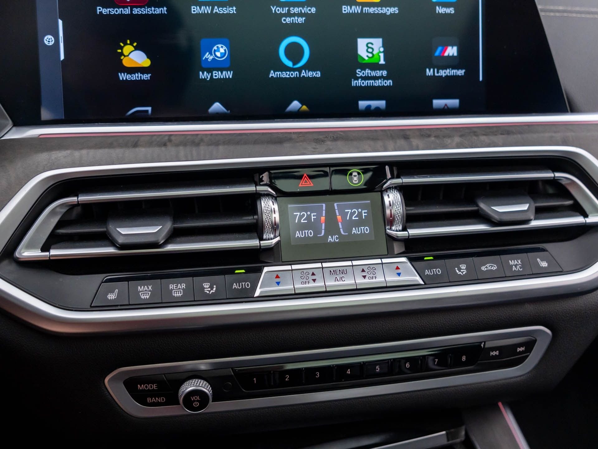 Used 2022 Green BMW xDrive40i image 26