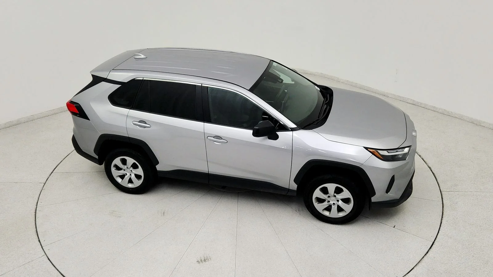 Used 2025 Silver Toyota LE image 20