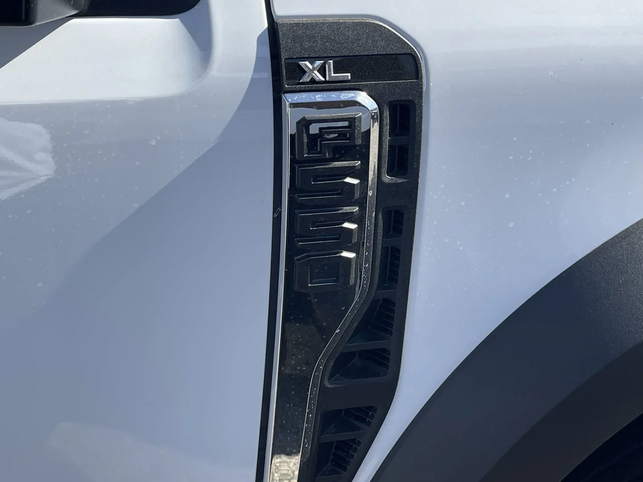 New 2026 Oxford White Ford XL image 8