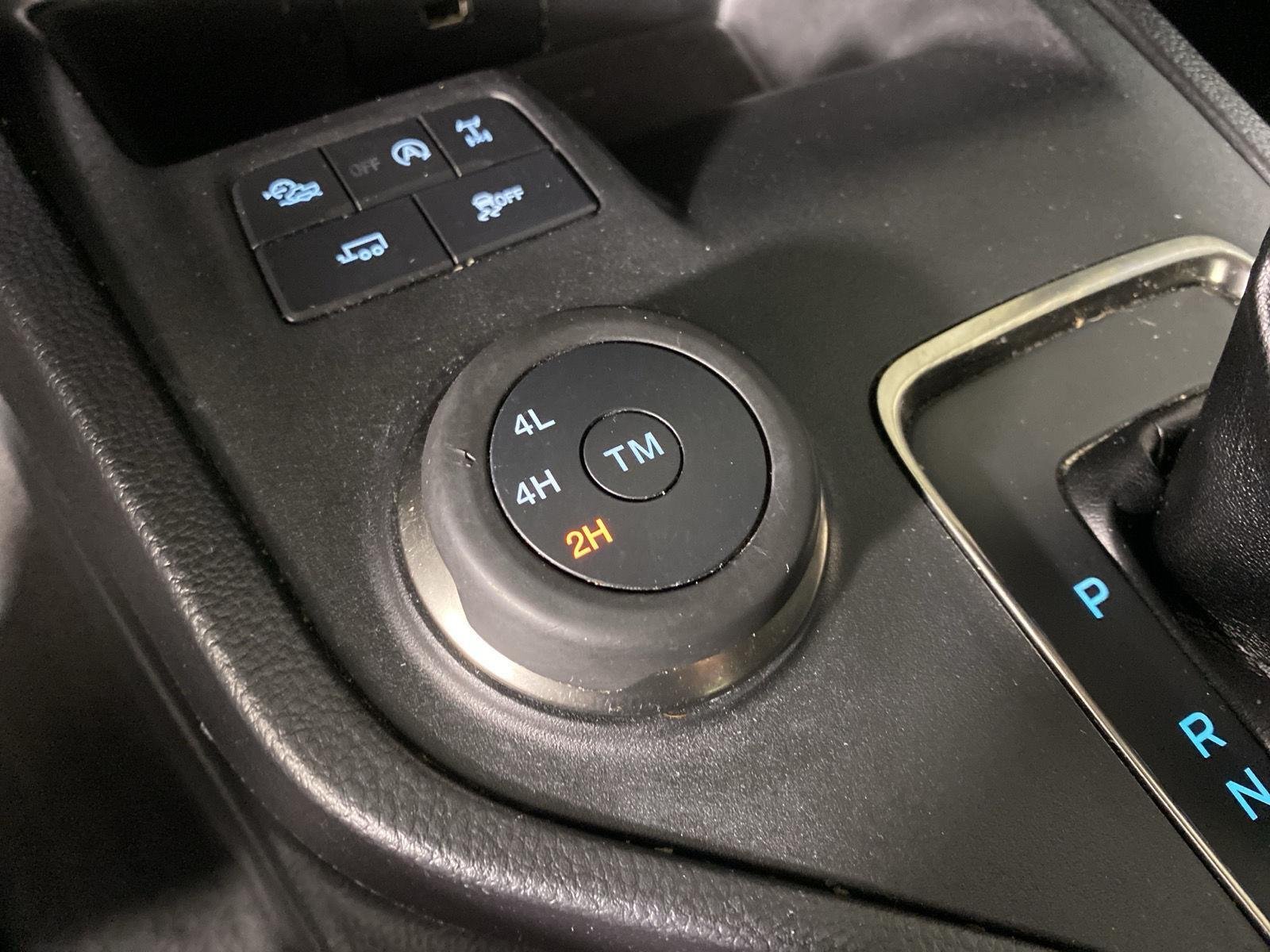Used 2019 Oxford White Ford XL image 32