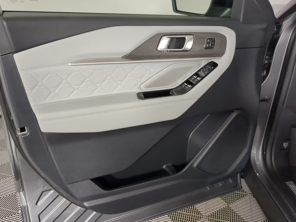 New 2026 Carbonized Gray Metallic Ford Platinum™ image 11