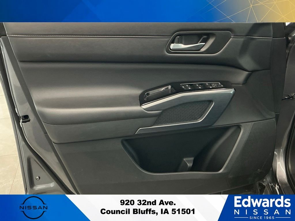 Used 2025 Gray Nissan SL image 25