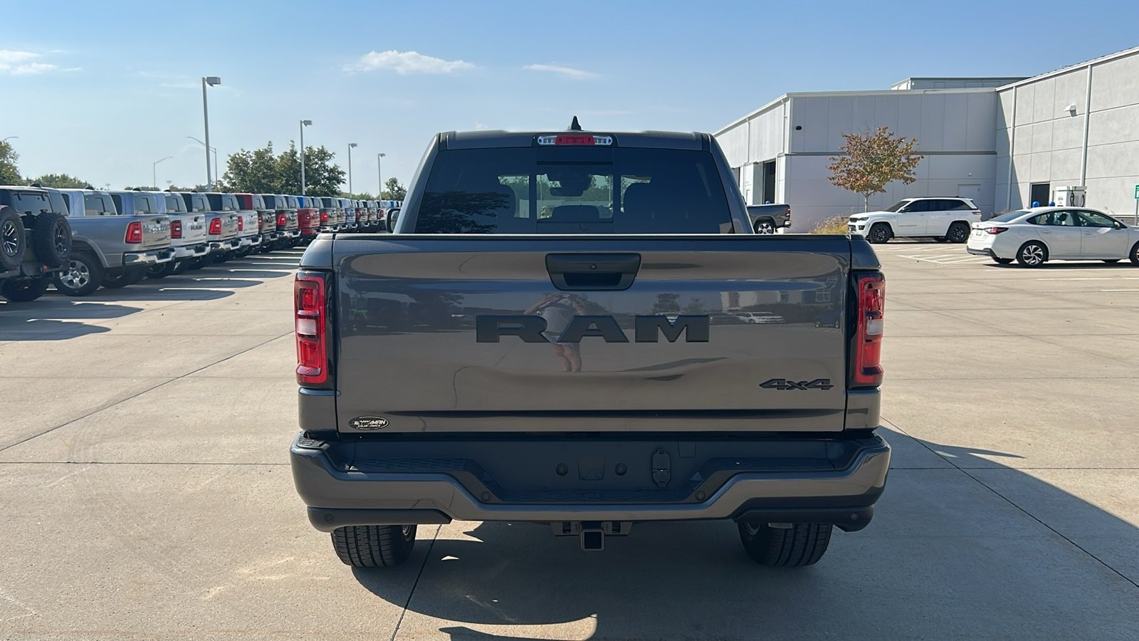 2025 Ram 1500 Tradesman photo 4