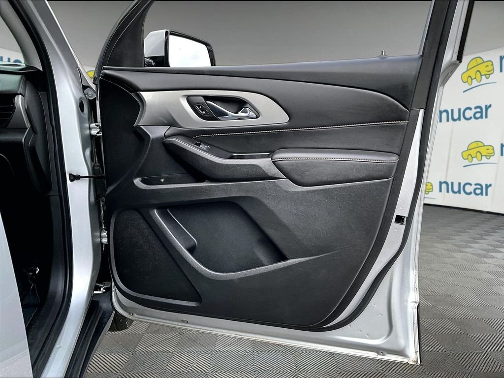 Used 2020 Silver Ice Metallic Chevrolet LT image 12