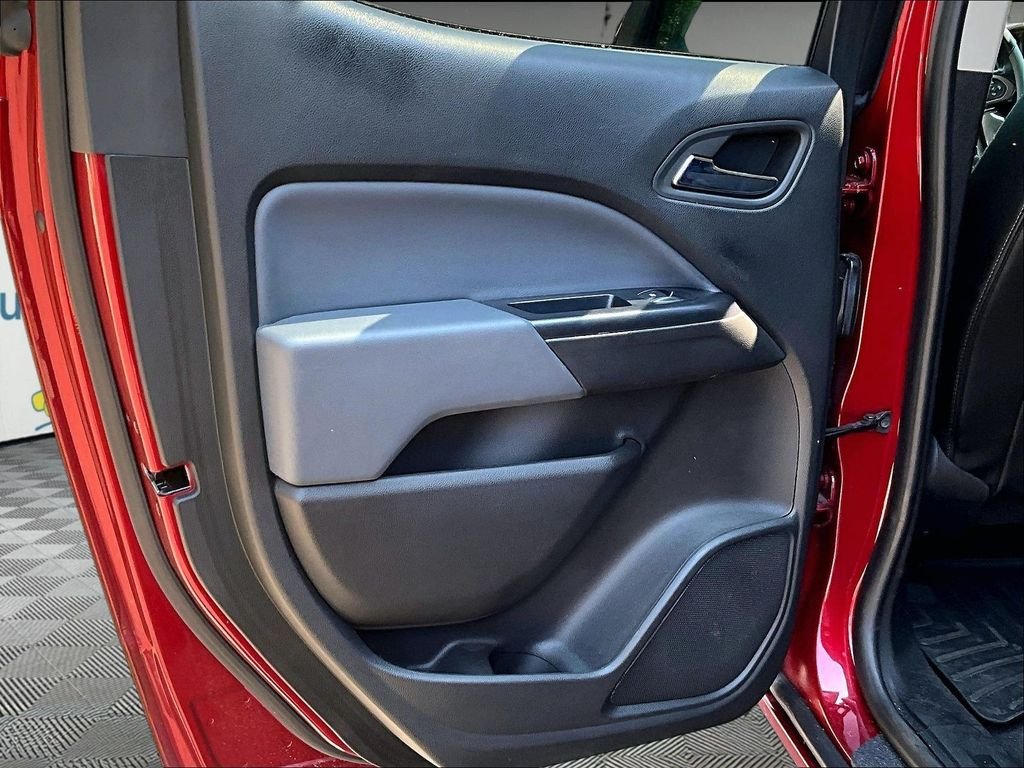 Used 2020 Red Chevrolet Z71 image 21