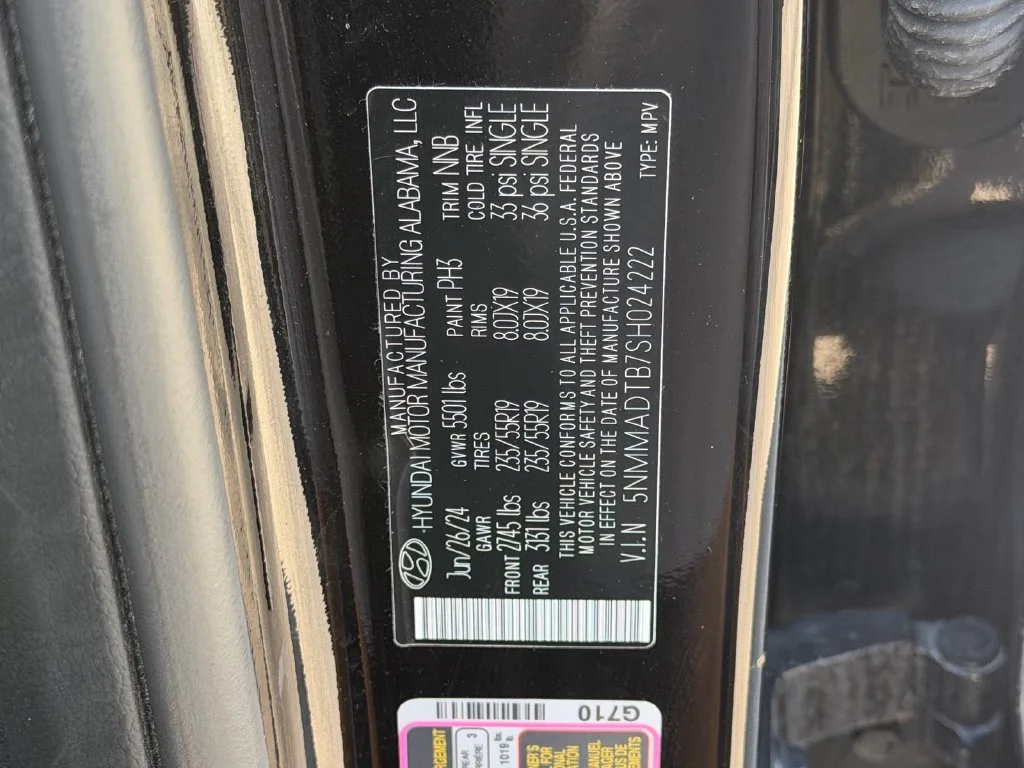 Used 2025 Black Genesis 2.5T image 21