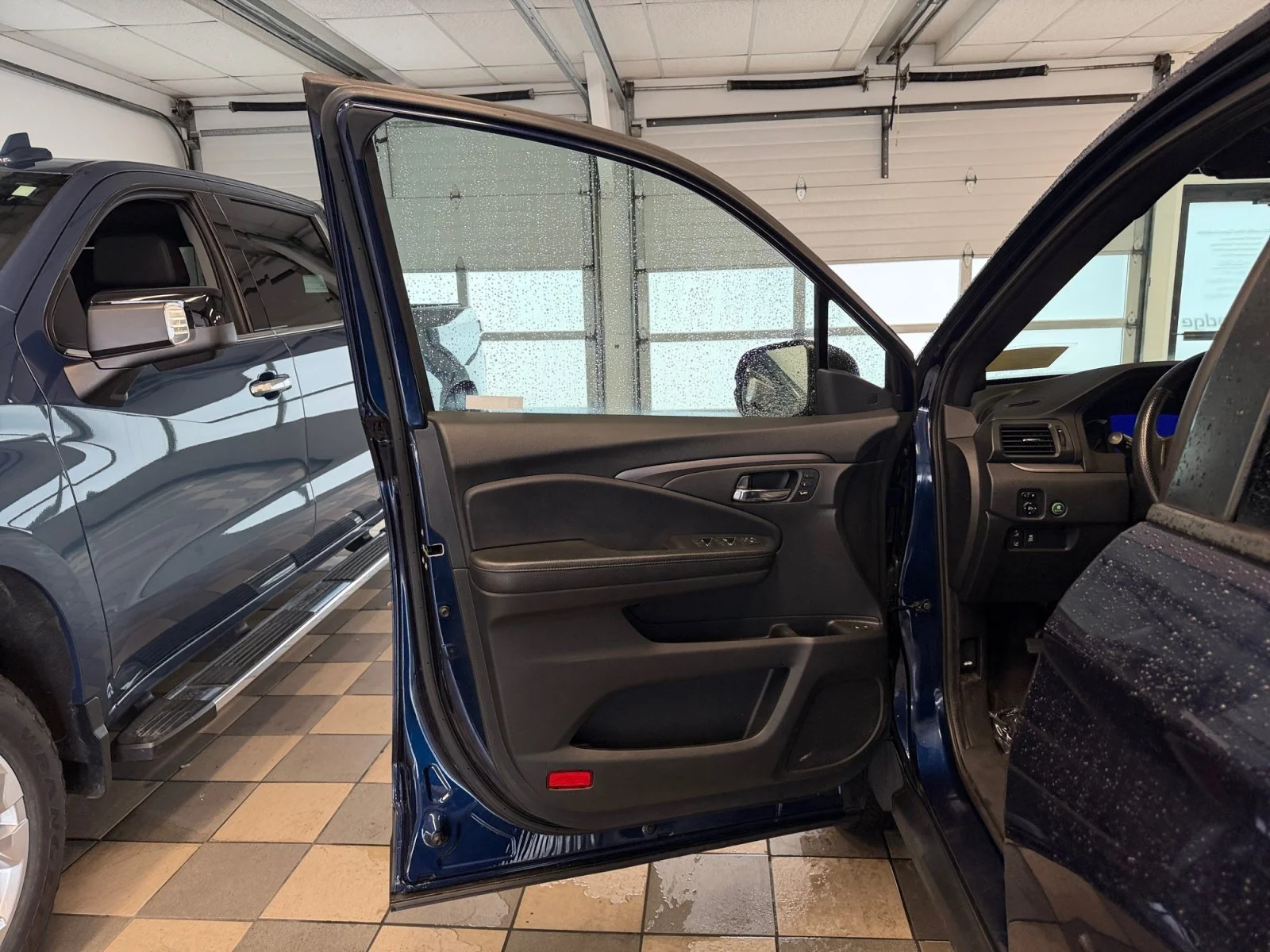 Used 2019 Obsidian Blue Pearl Honda EX-L image 27