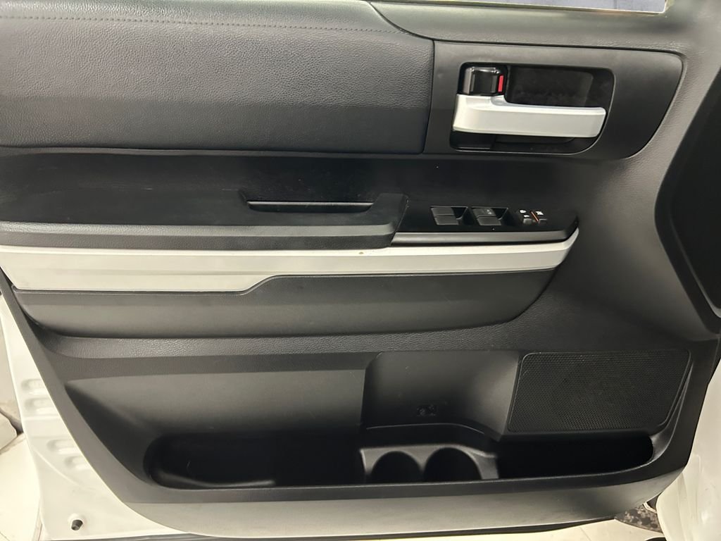 Used 2021 White Toyota SR5 image 12