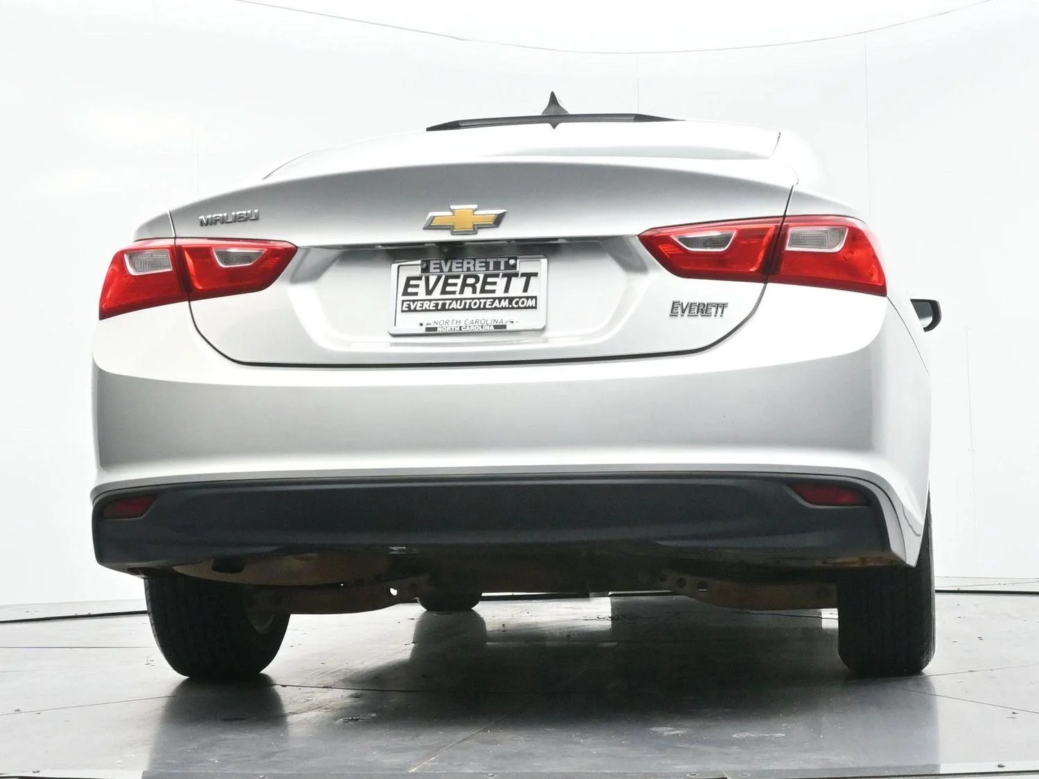 Used 2018 SILVER ICE METALLIC Chevrolet LS image 45