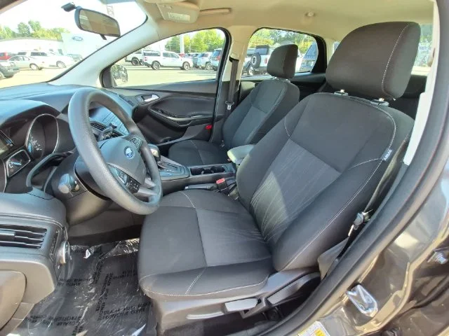 Used 2018 Gray Ford SE image 21