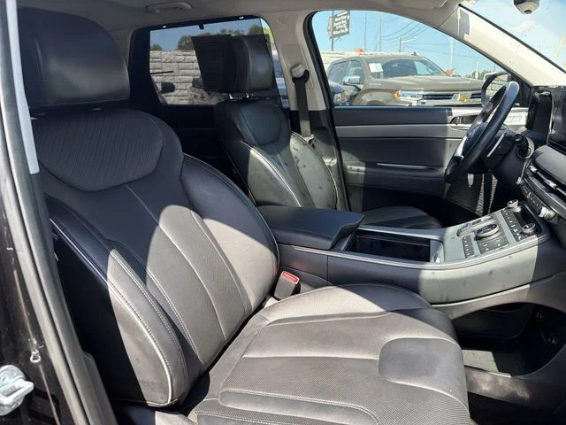 Used 2023 Black Hyundai SEL image 26