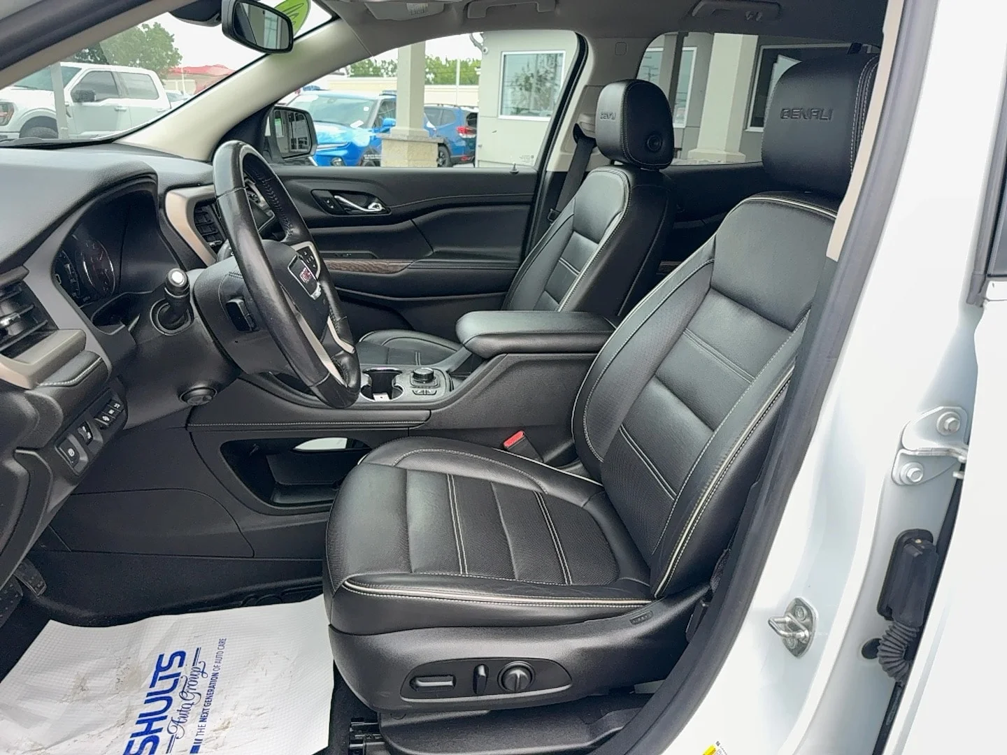 Used 2020 White GMC Denali image 9
