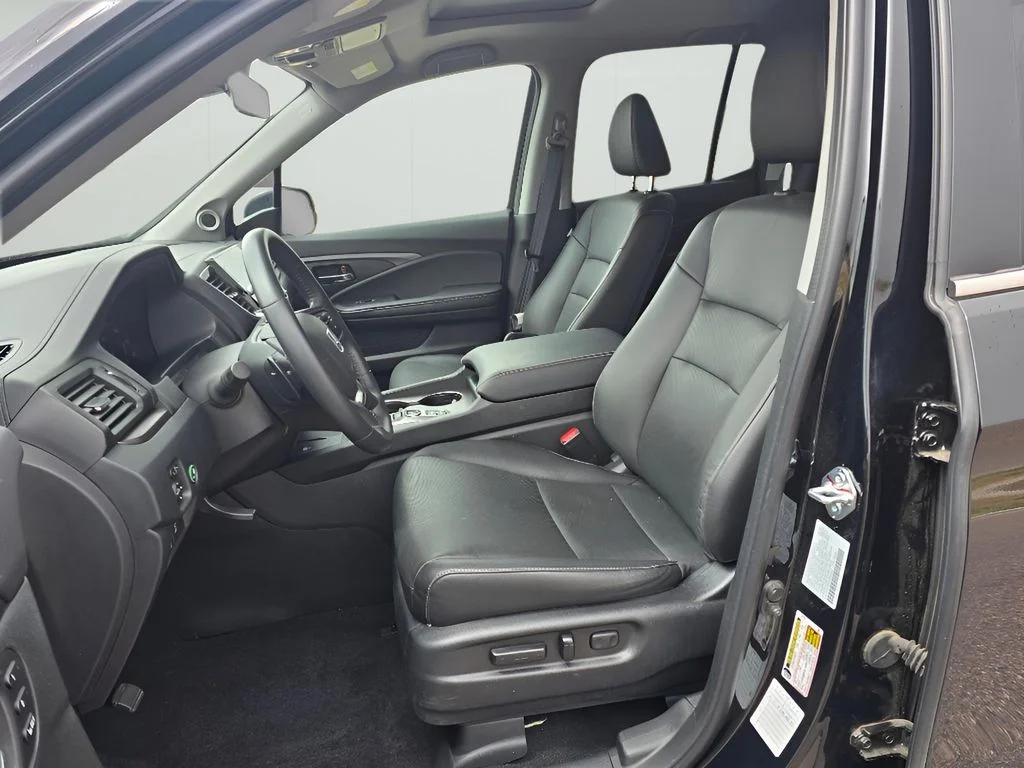 Used 2025 Black Honda RTL image 26