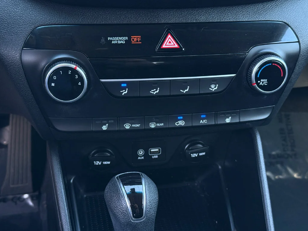 Used 2019  Hyundai Value image 28