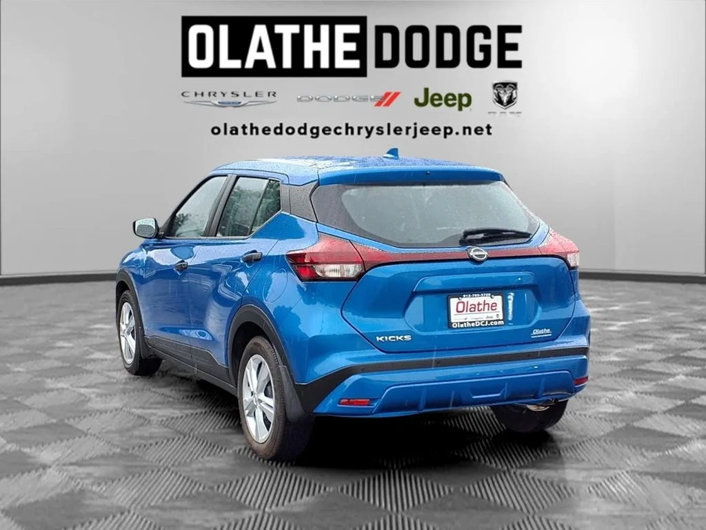 Used 2025 Blue Nissan S image 3