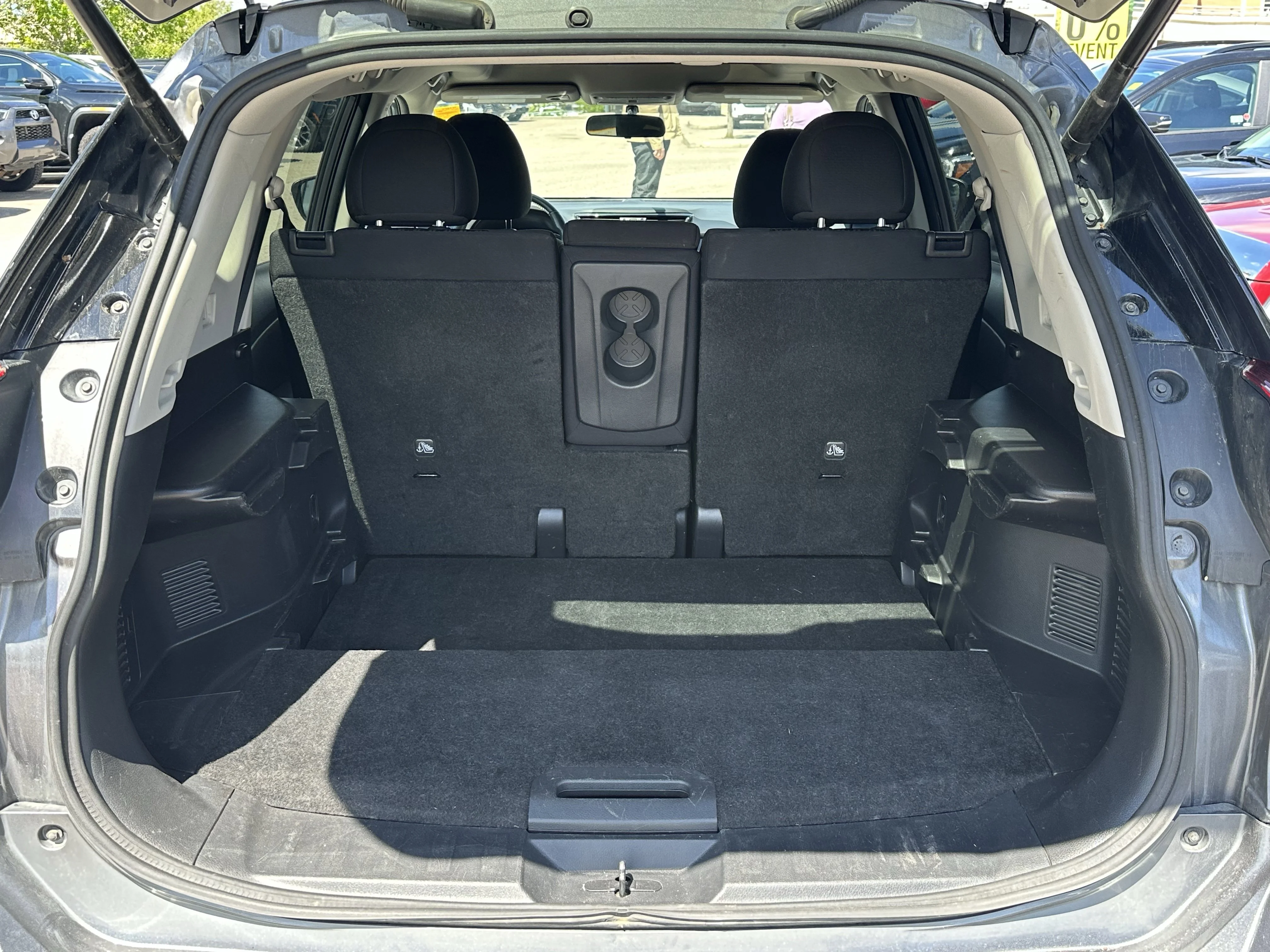 Used 2017 Gray Nissan S image 8