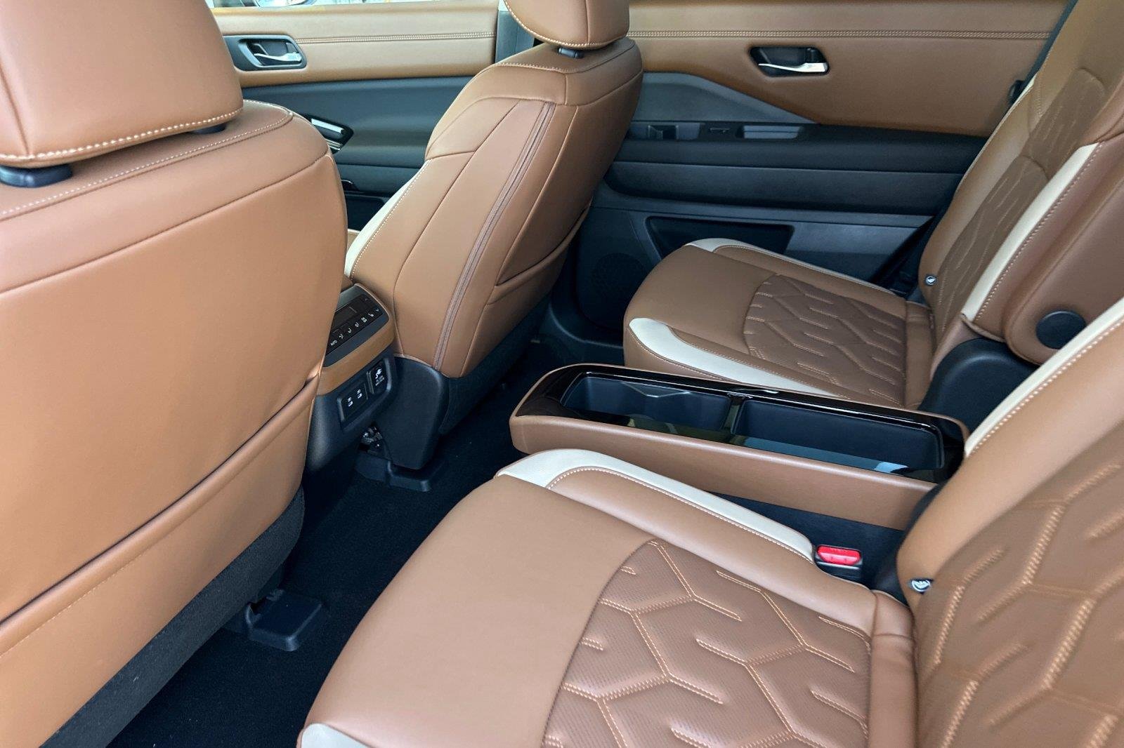 New 2026 Scarlet Ember Tintcoat Nissan Platinum image 11