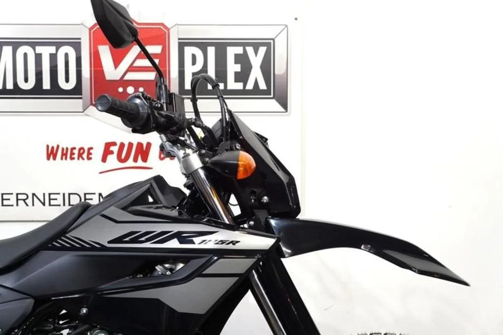 New 2026 BLACK Yamaha 125R image 11