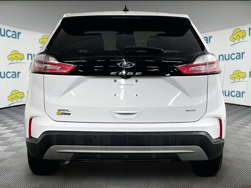 Used 2022 White Ford SEL image 5
