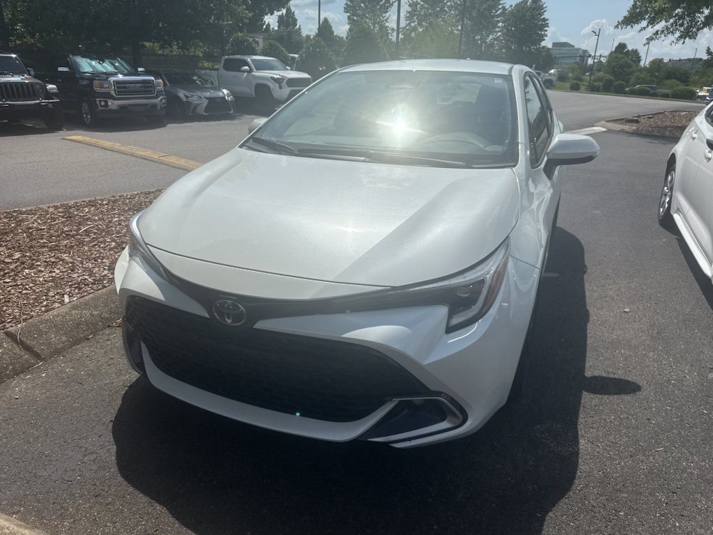 Used 2024 Wind Chill Pearl Toyota XSE image 1