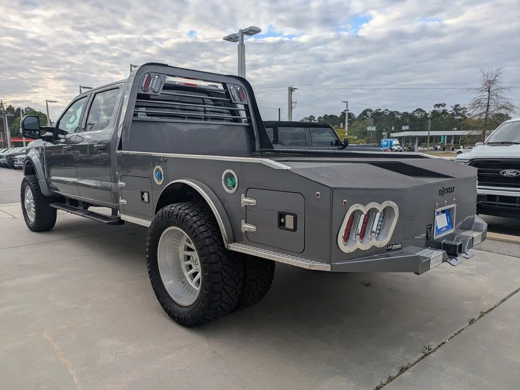 2025 Ford F-550 Super Duty Chassis Cab Lariat - Photo 6