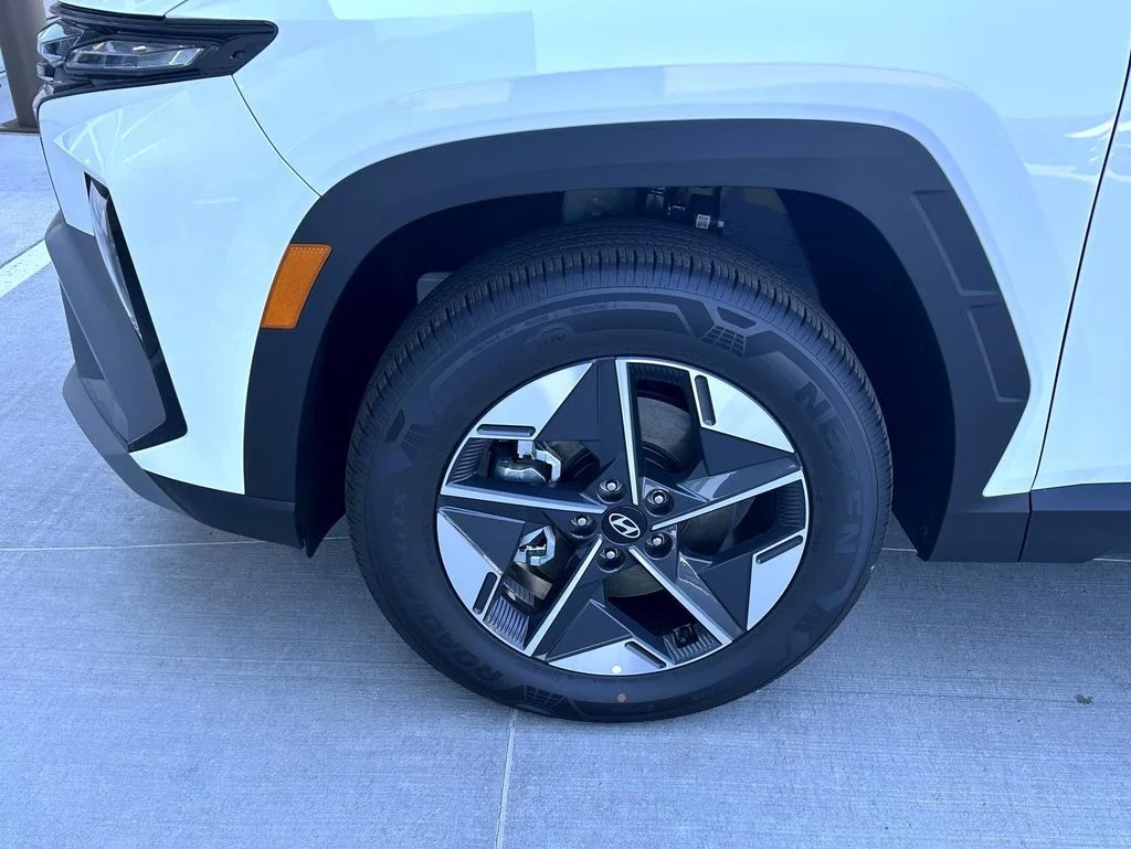 New 2026 White Hyundai SEL image 22