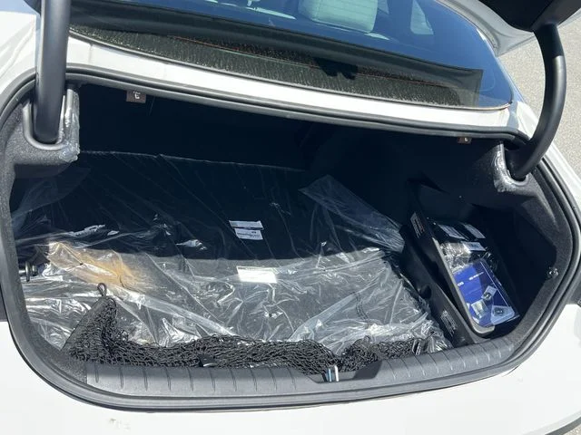 Used 2025 White Hyundai SEL image 38