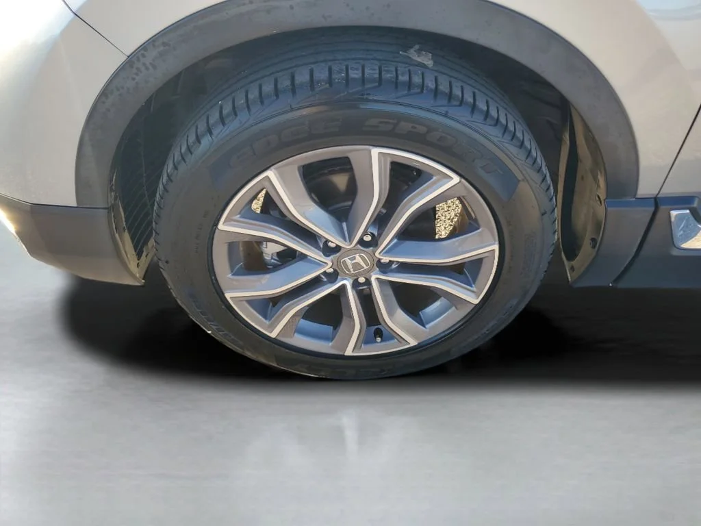 Used 2022 Silver Honda Touring image 27