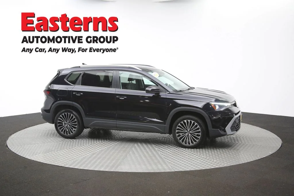 Used 2025 Black Volkswagen 1.5T SE image 45