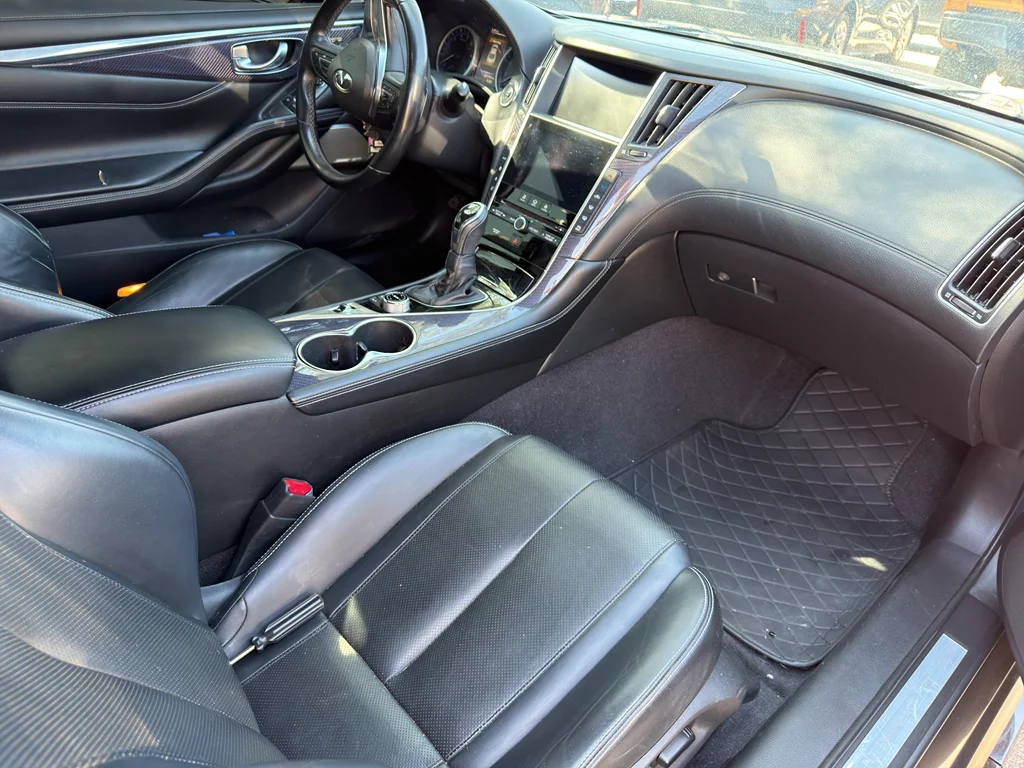 Used 2017 Graphite Shadow INFINITI Red Sport 400 image 6
