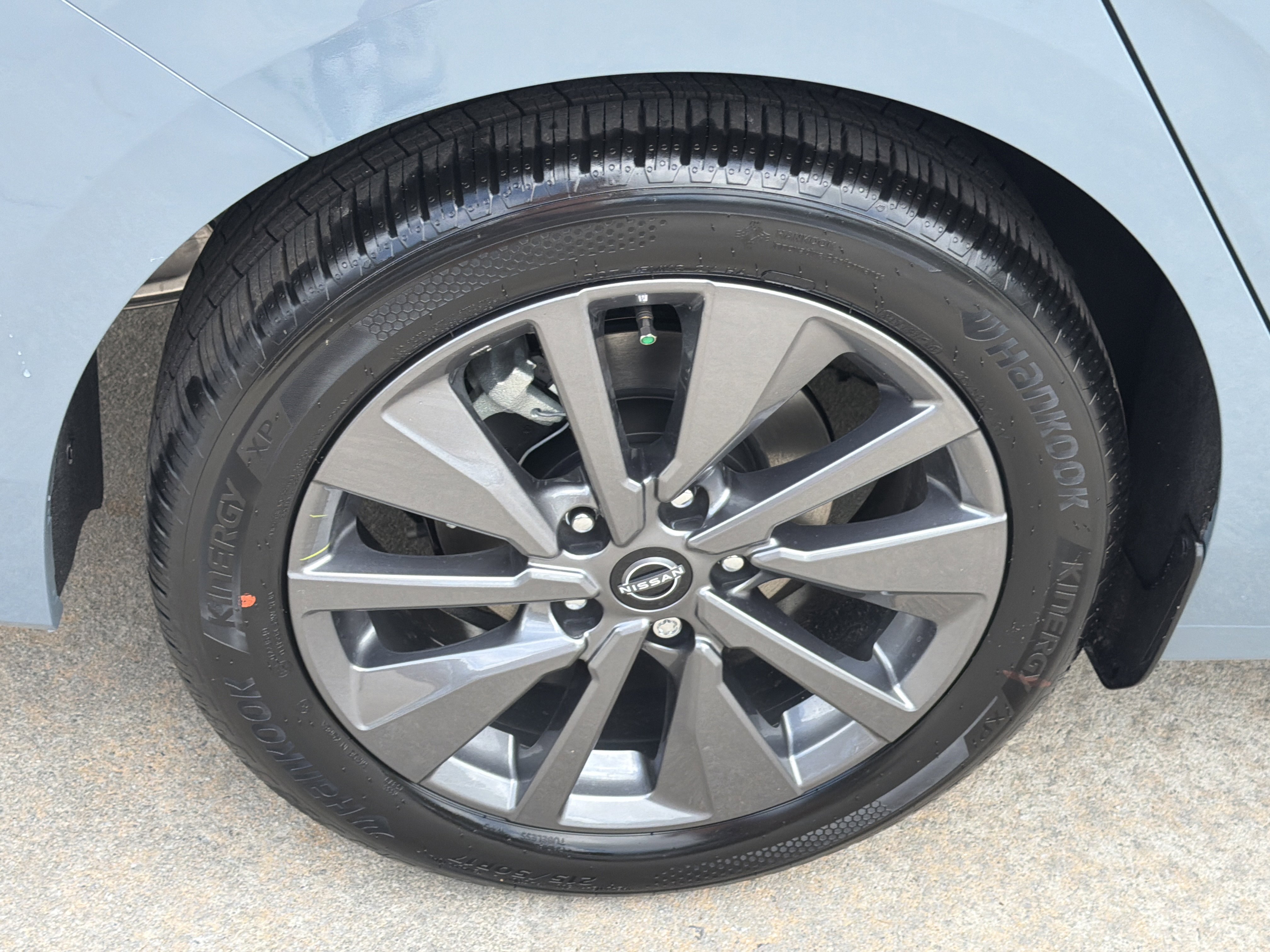 New 2026 Atlantic Gray Metallic Nissan SL image 18