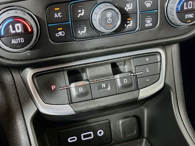 Used 2022 Black GMC SLE image 22