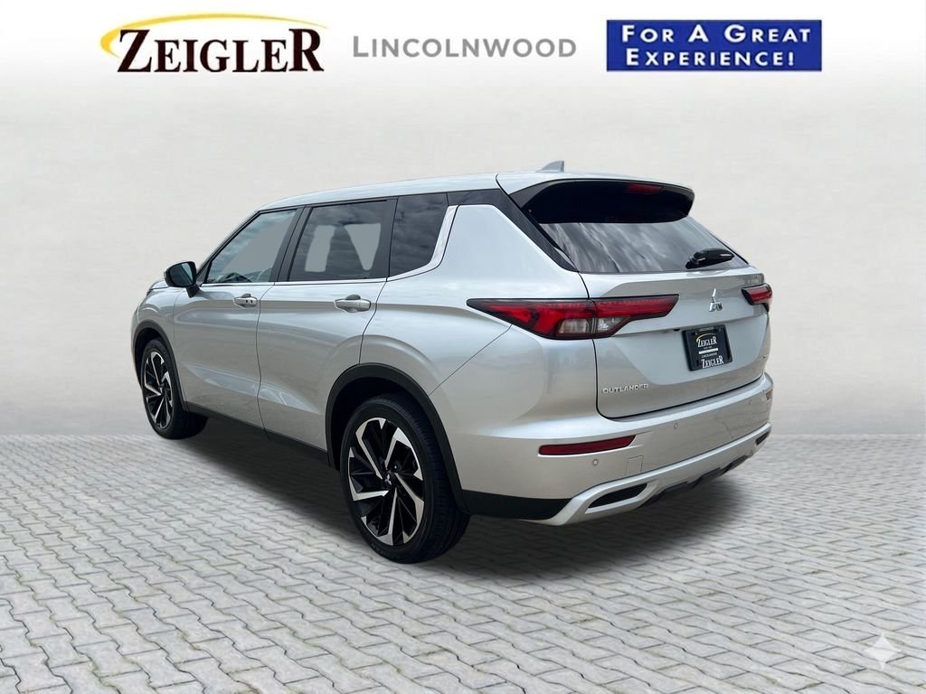 Used 2024  Mitsubishi SE image 4