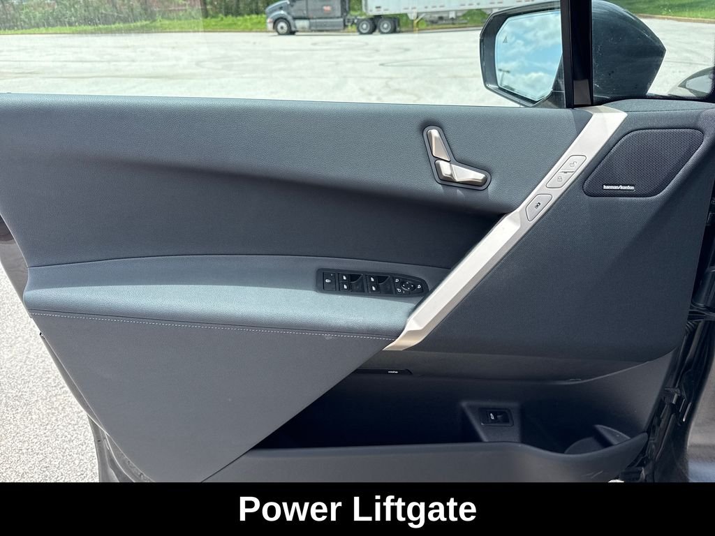 Used 2025 Gray BMW xDrive50 image 14